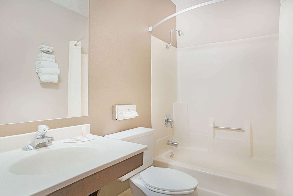 Suite, 1 King Bed, Microwave