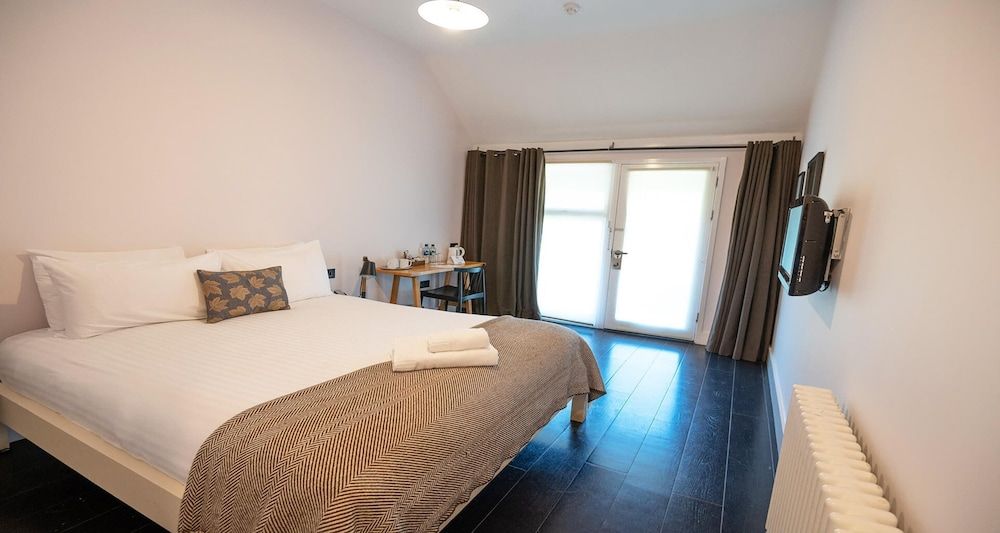 The Olde Bell, BW Signature Collection Classic Room, 1 King Bed, Non Smoking