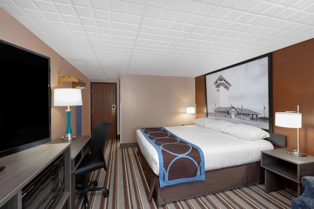 Deluxe Room, 1 Queen Bed, Non Smoking