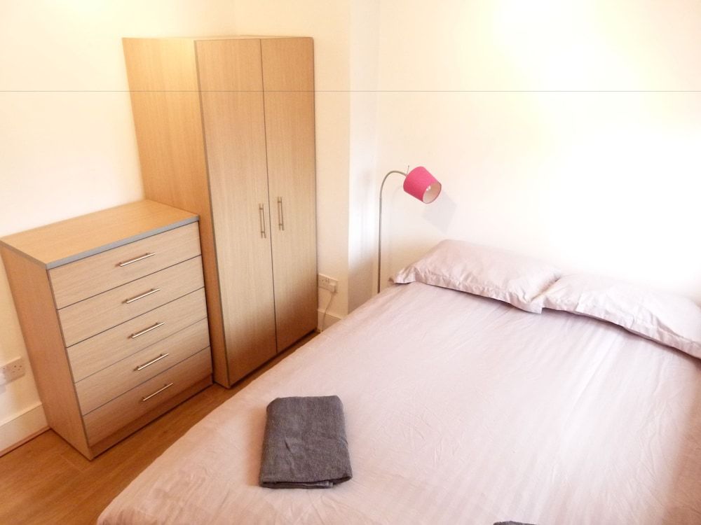 undefined SS Property Hub - Family Apartment in Kensington 6