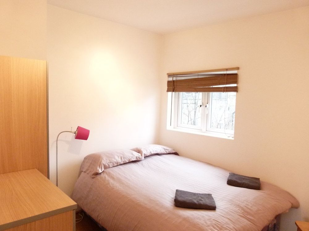 undefined SS Property Hub - Family Apartment in Kensington 7