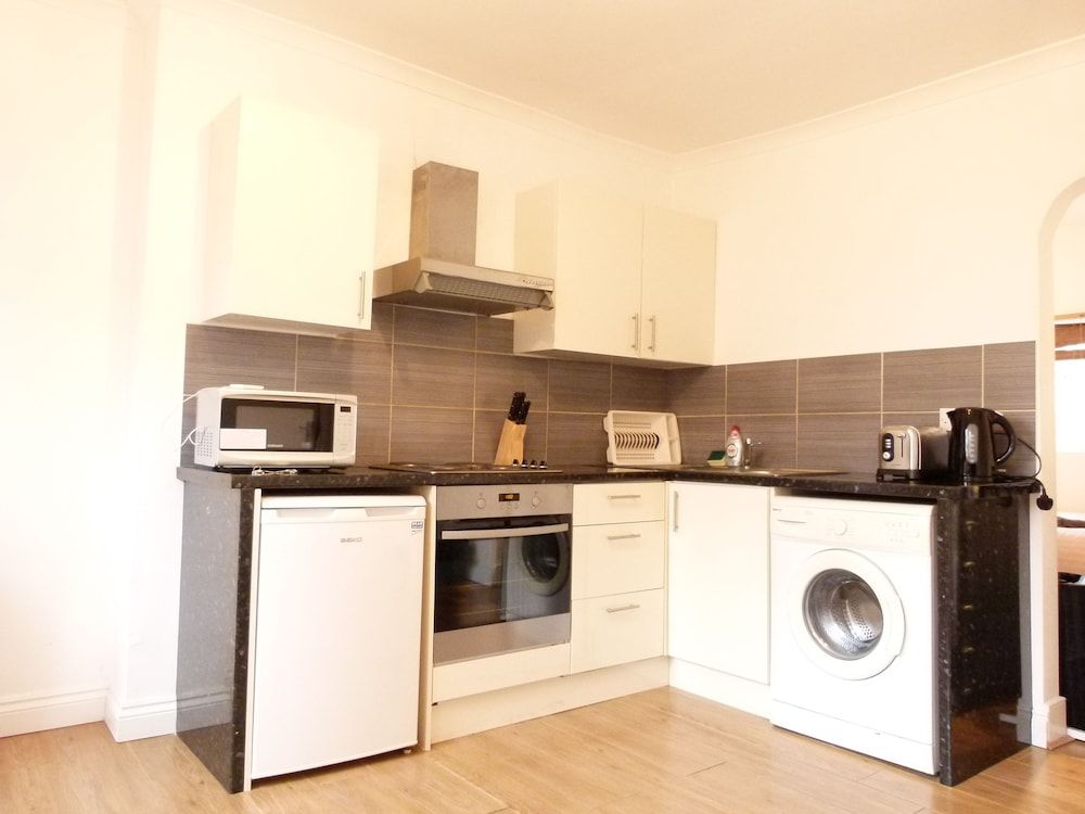 undefined SS Property Hub - Family Apartment in Kensington 10