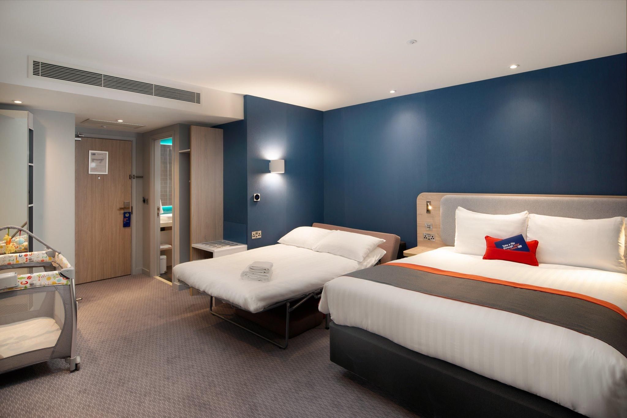undefined Holiday Inn Express London Heathrow T4 by IHG 2
