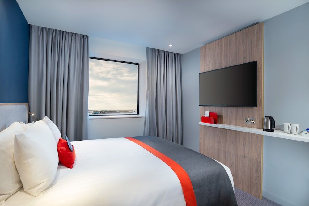 undefined Holiday Inn Express London Heathrow T4 by IHG 8