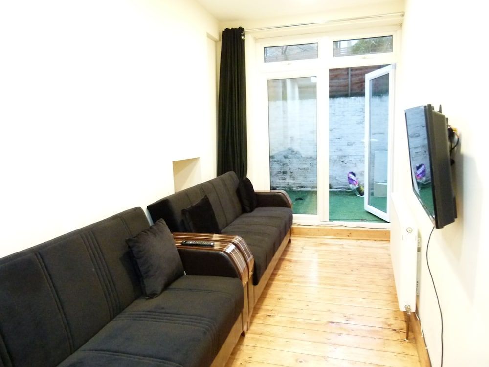 SS Property Hub - Family Apartment Kensington Apartment, 2 Bedrooms 16