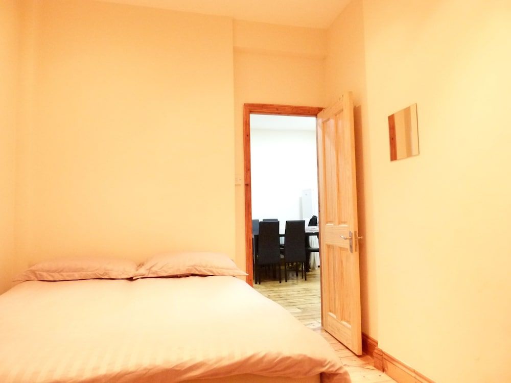 undefined SS Property Hub - Family Apartment Kensington 6