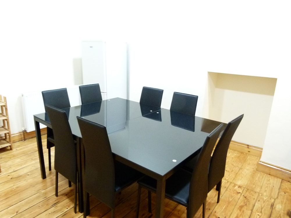 SS Property Hub - Family Apartment Kensington Apartment, 2 Bedrooms 14