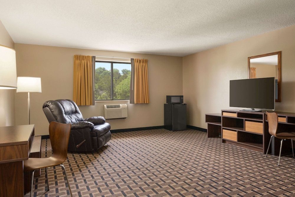Suite, 1 King Bed, Non Smoking (1 Bedroom Suite)