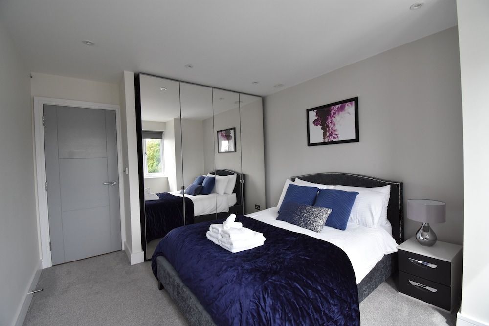 undefined Northside Apartments Ealing 9