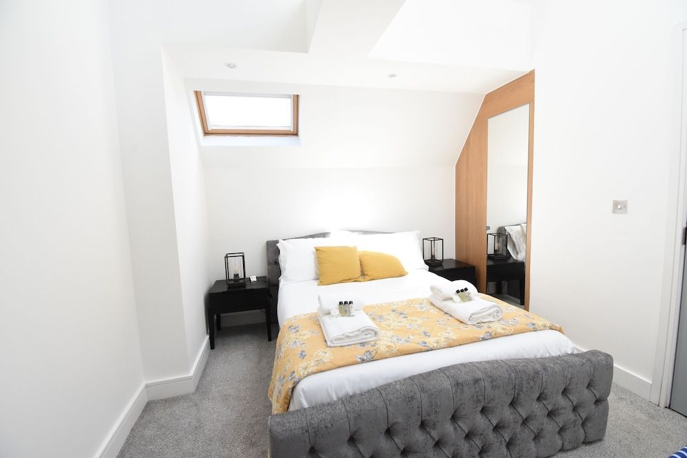 Northside Apartments Ealing Deluxe Apartment, 2 Bedrooms, 2 Bathrooms, Mezzanine 5