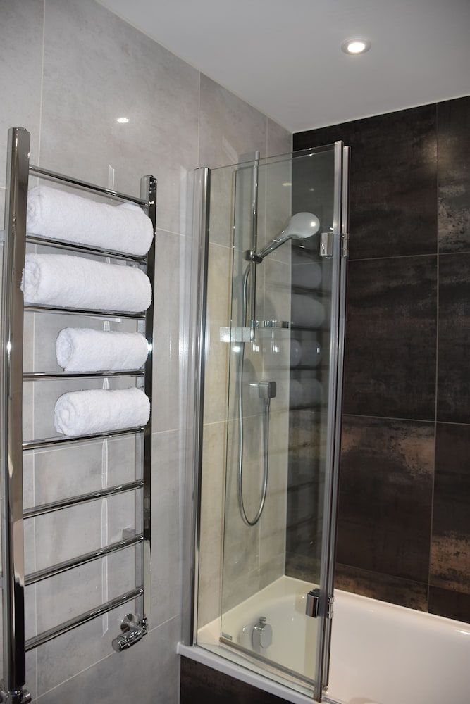 undefined Northside Apartments Ealing 10