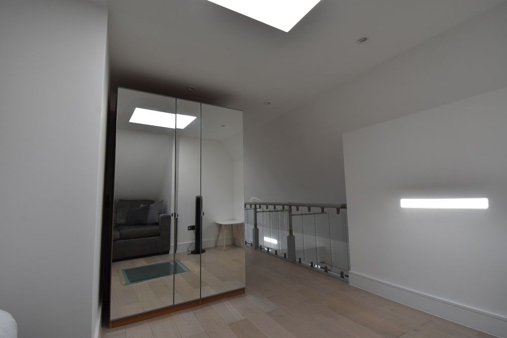 Northside Apartments Ealing Deluxe Apartment, 2 Bedrooms, 2 Bathrooms, Mezzanine 20