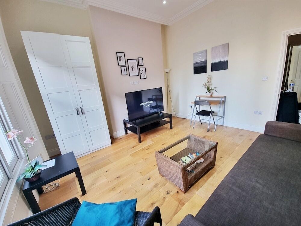 Urban Stay Oxford Gardens Apartments Deluxe Apartment, 1 Bedroom, Terrace 11