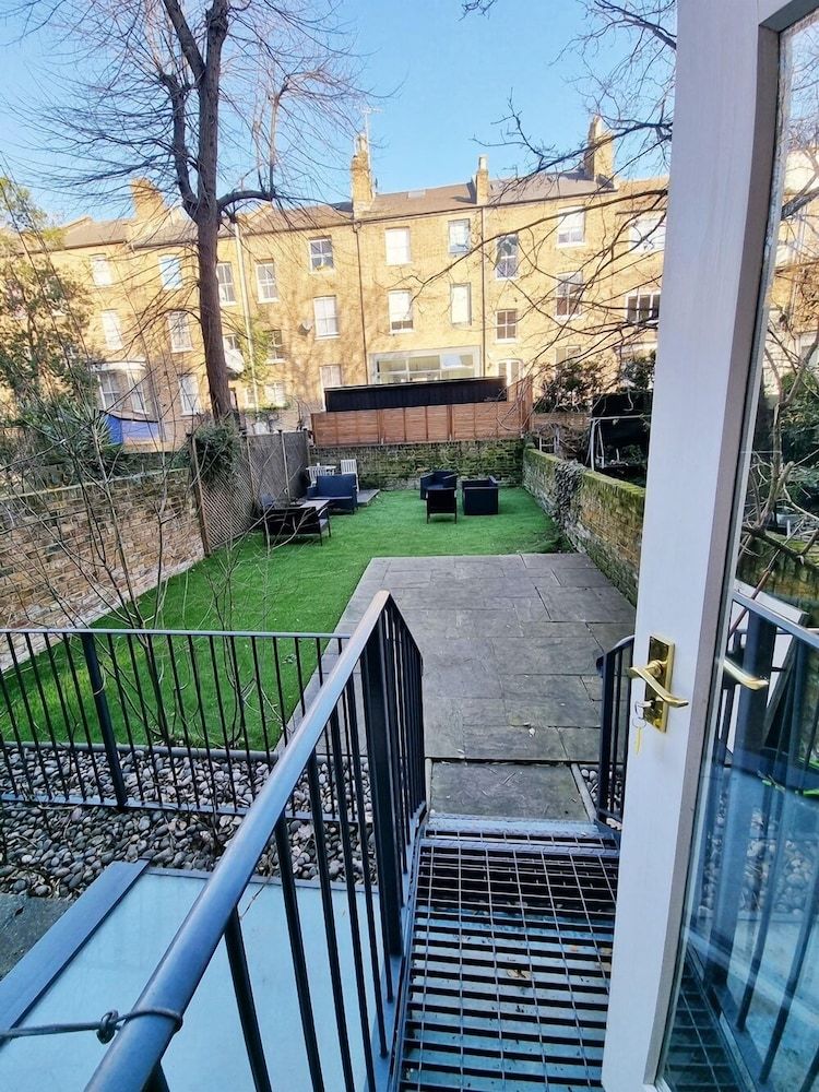 Urban Stay Oxford Gardens Apartments Deluxe Apartment, 1 Bedroom, Terrace 6