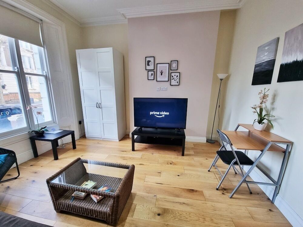 Urban Stay Oxford Gardens Apartments Deluxe Apartment, 1 Bedroom, Terrace 10