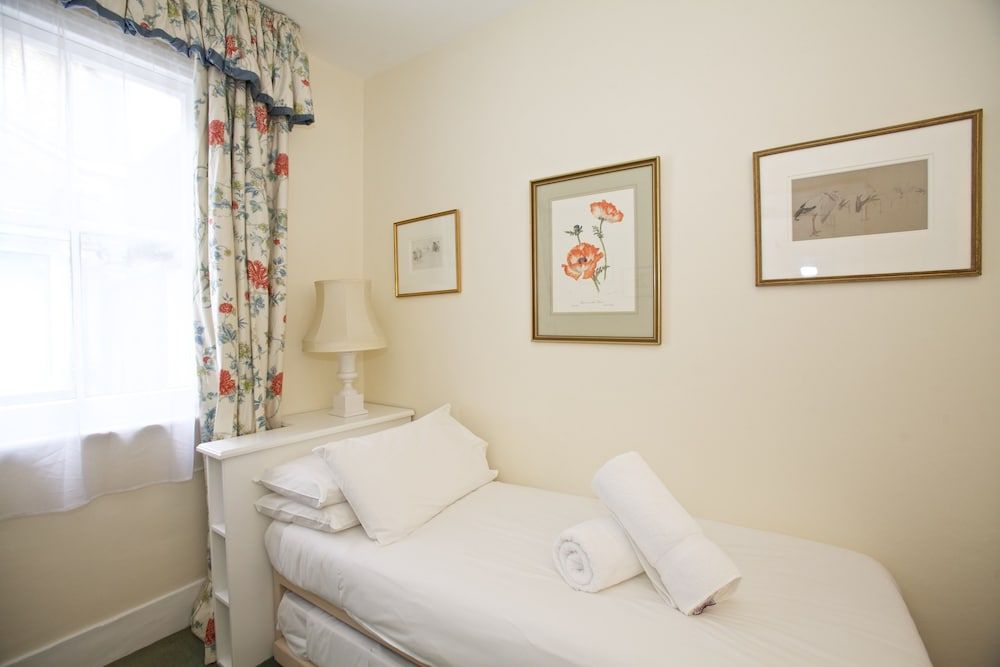 A Place Like Home - Two Bedroom Apartment in Knightsbridge Apartment, 2 Bedrooms 5