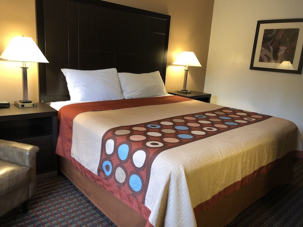 Standard Room, 1 King Bed