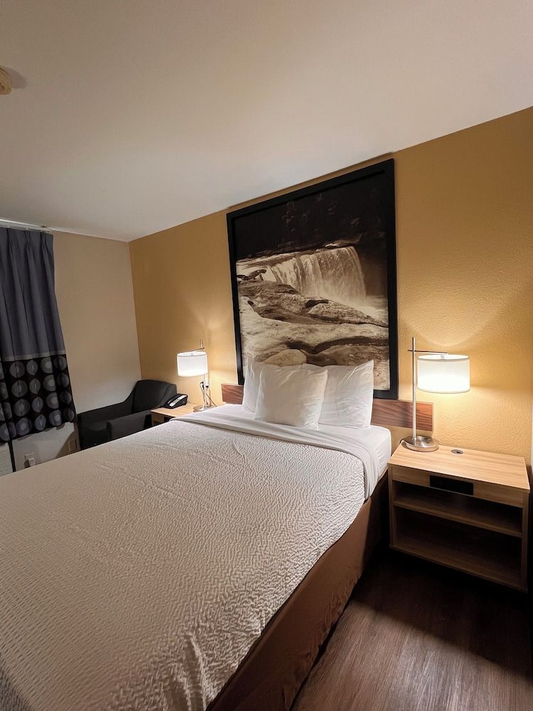 Room, 1 Queen Bed, Accessible, Non Smoking (Mobility)