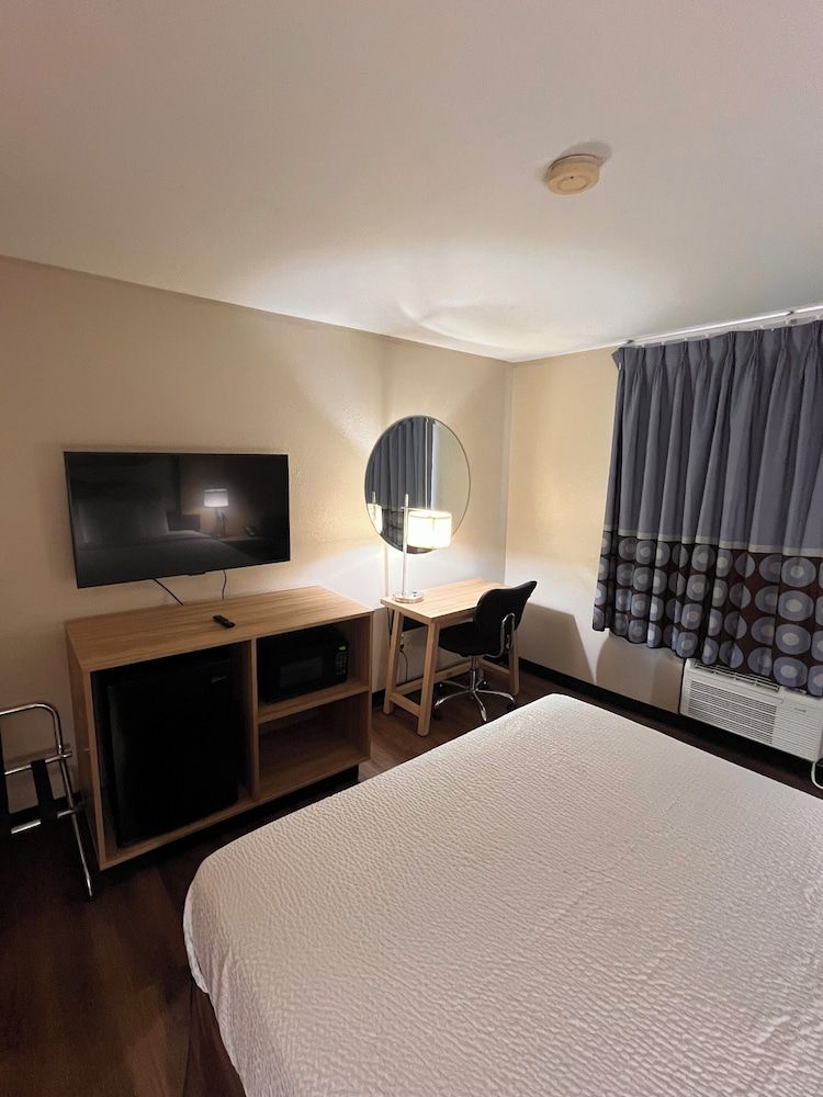 Room, 1 Queen Bed, Accessible, Non Smoking (Mobility)
