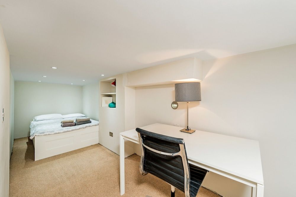 undefined Clarincarde Gardens Apartment 6