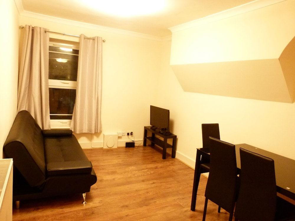 undefined SS Property Hub - Canary Wharf Apartment