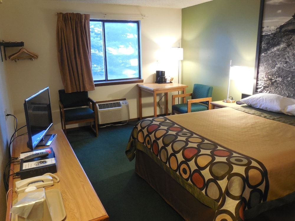 Standard Room, 1 Queen Bed