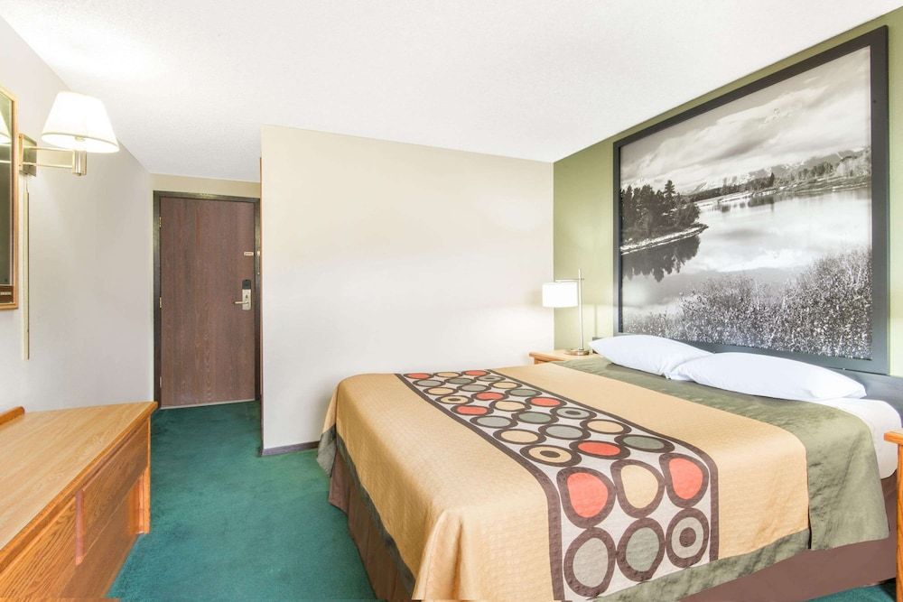 Standard Room, 1 King Bed