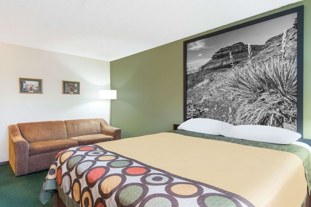 Room, 1 Queen Bed, Accessible, Non Smoking (Bathtub w/ Grab Bars)