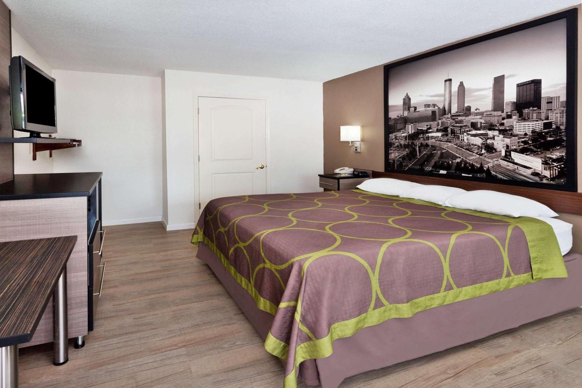 1 King Bed Non-Smoking