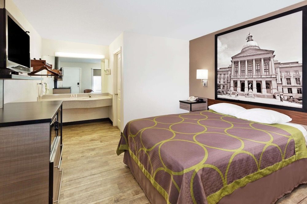 Standard Room, 1 Queen Bed