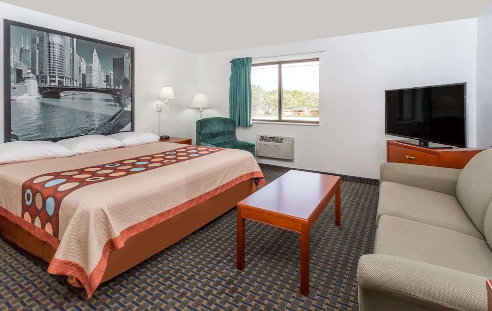 Suite, 1 King Bed, Non Smoking