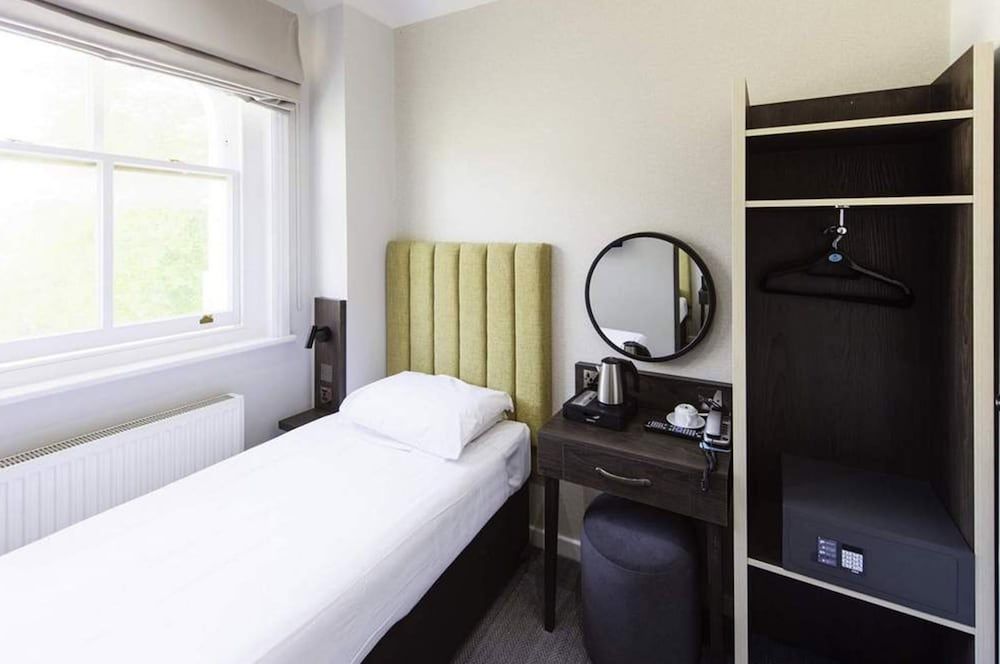 undefined Garden Court Hotel 8