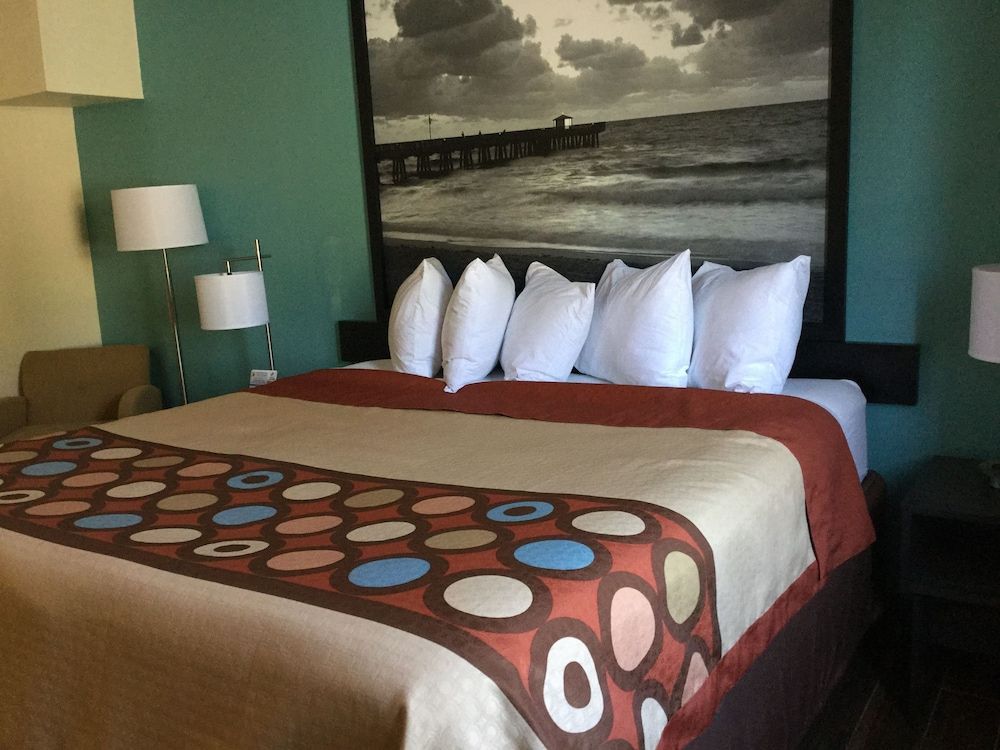 Standard Room, 1 King Bed