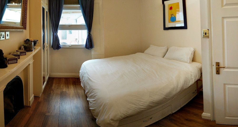 undefined Highbury House Apartment 6