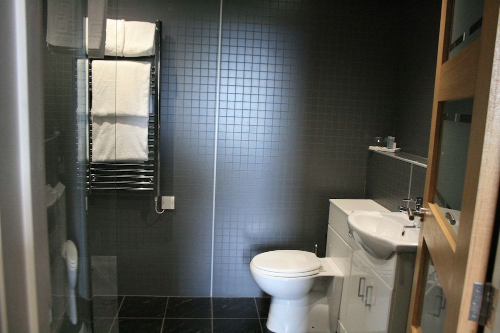 North Kessock Hotel Standard Twin Room, Side Sea View 2