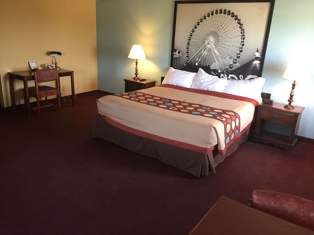 Studio Suite, 1 King Bed, Smoking