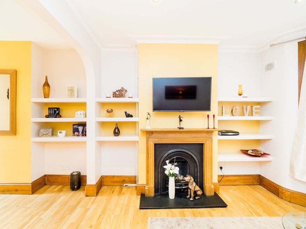 undefined LT The Gate House 8