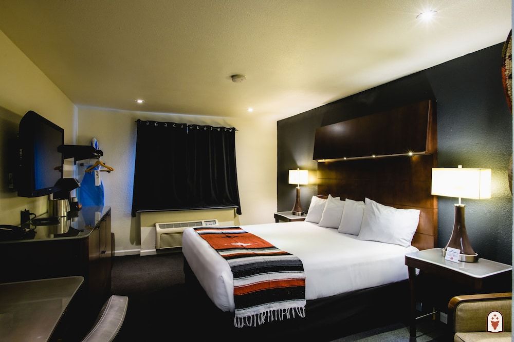 Standard Room, 1 King Bed (Single King Room)