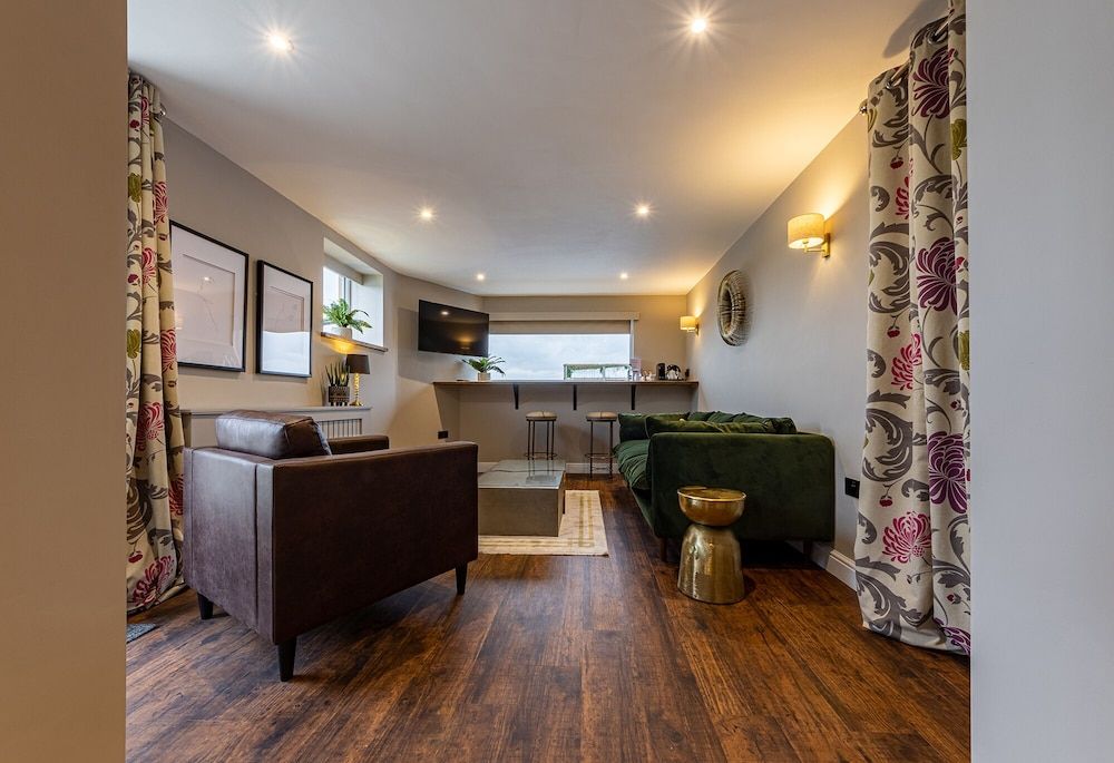 The Crossways Deluxe Suite 9