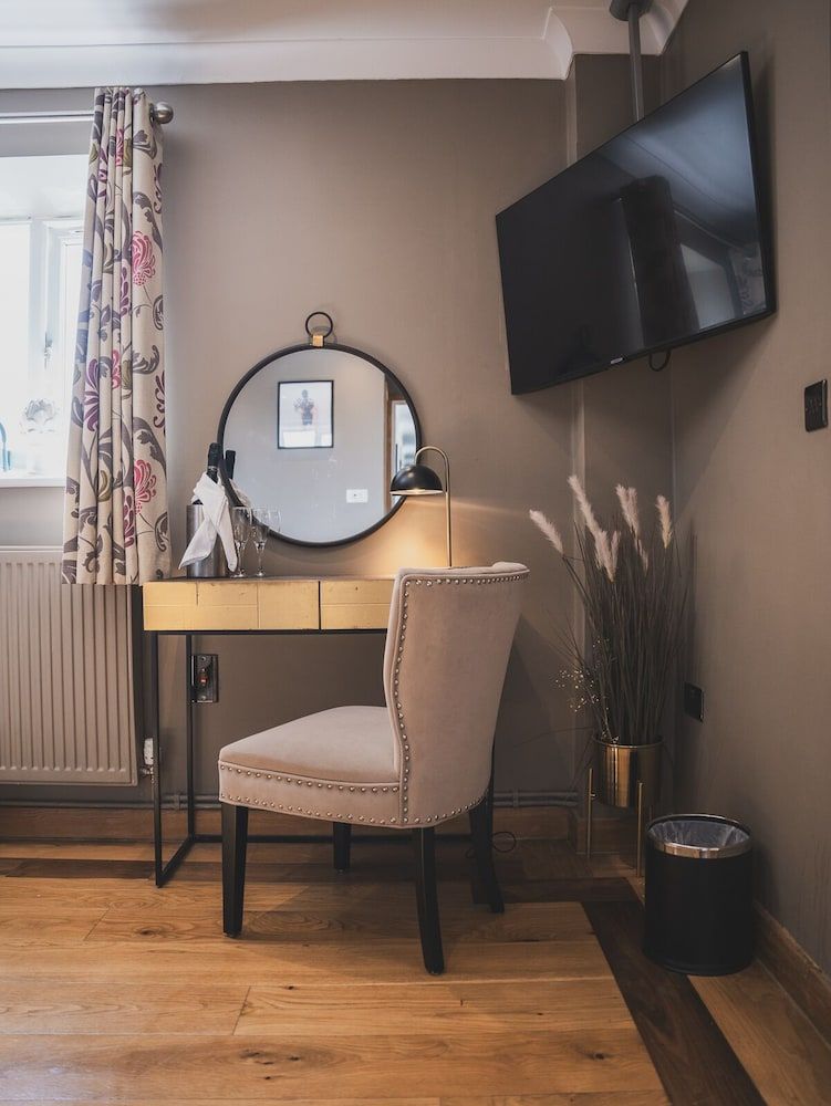 The Crossways Deluxe Suite 12