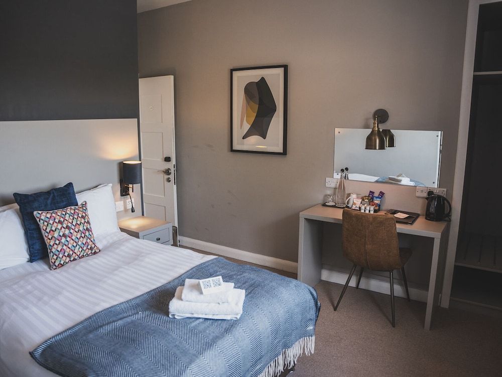 The Crossways Deluxe Single Room 2