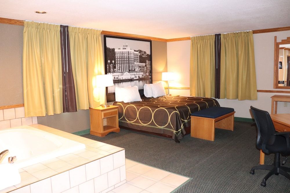 Suite, 1 King Bed with Sofa bed, Non Smoking, Hot Tub