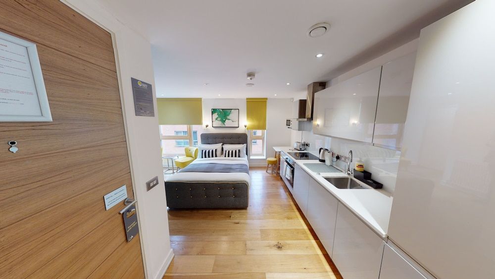 Quay Apartments Manchester Basic Studio, 1 King Bed, Kitchenette 25