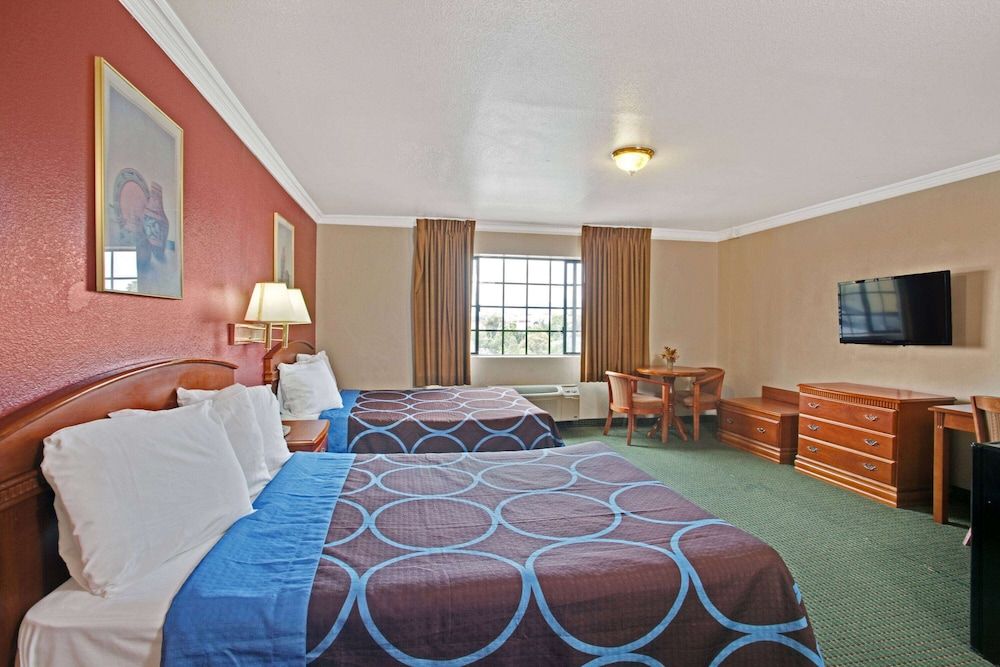 undefined Super 8 by Wyndham Hollywood/LA Area 3