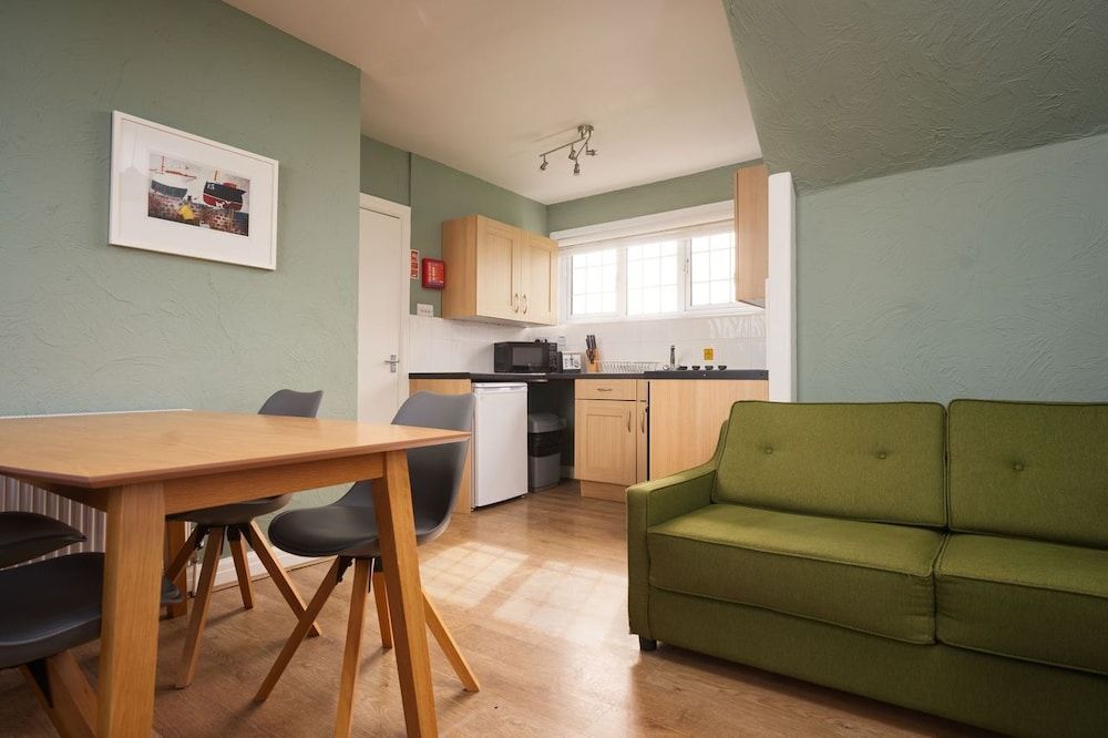 Oystercatcher Apartments Apartment, 2 Bedrooms (Sleeps 5) 6