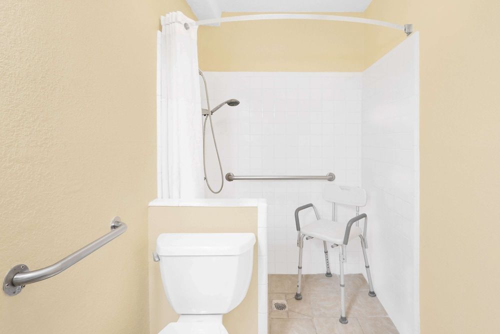 Room, 2 Queen Beds, Accessible, Non Smoking (Mobility Roll-In Shower)
