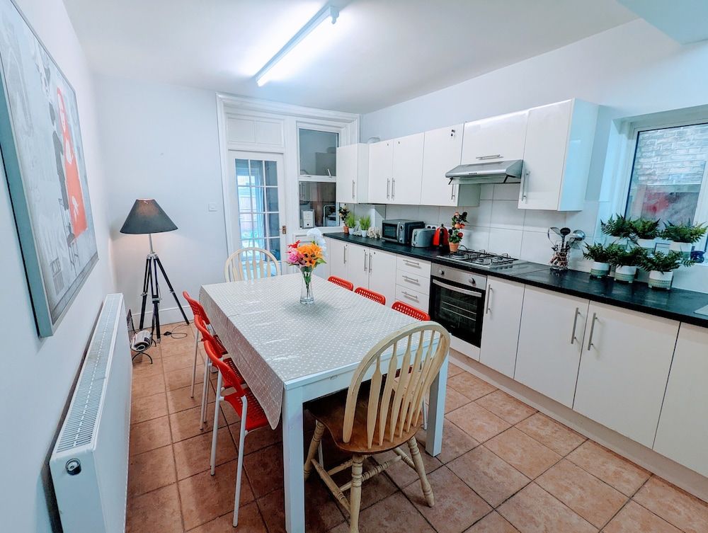 TopHome Finsbury Park Family Townhome, 6 Bedrooms, Kitchen, City View 32