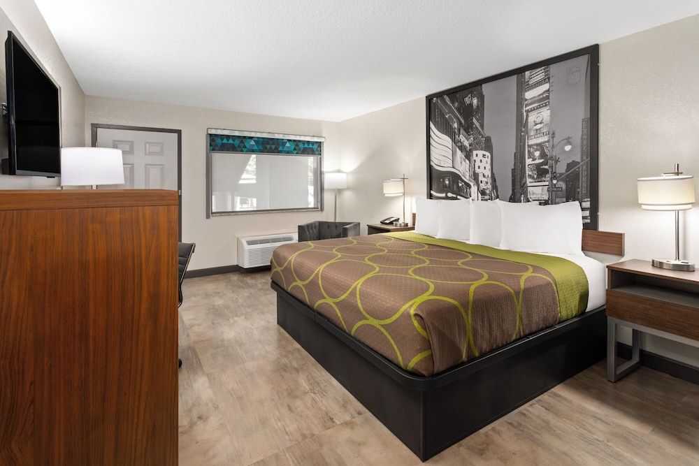 Room, 1 King Bed, Accessible, Non Smoking (Mobility/Hearing Impaired)