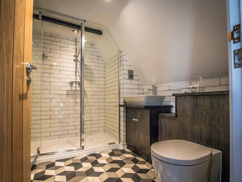 The Royal Standard Premium Suite, Ensuite 2