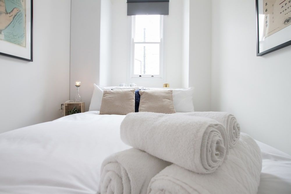 undefined Greyhound Residences by Allô Housing 5